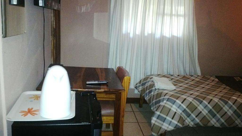 Divundu Guest House Habitación foto