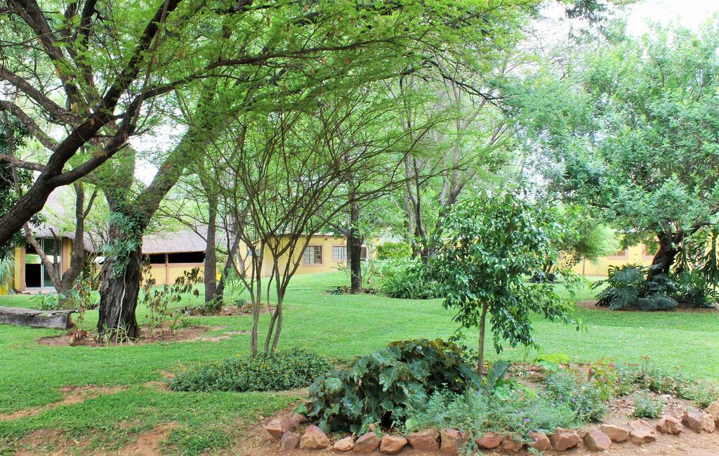 Divundu Guest House Exterior foto