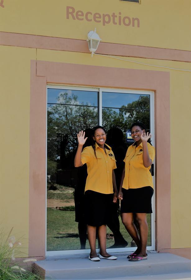 Divundu Guest House Exterior foto