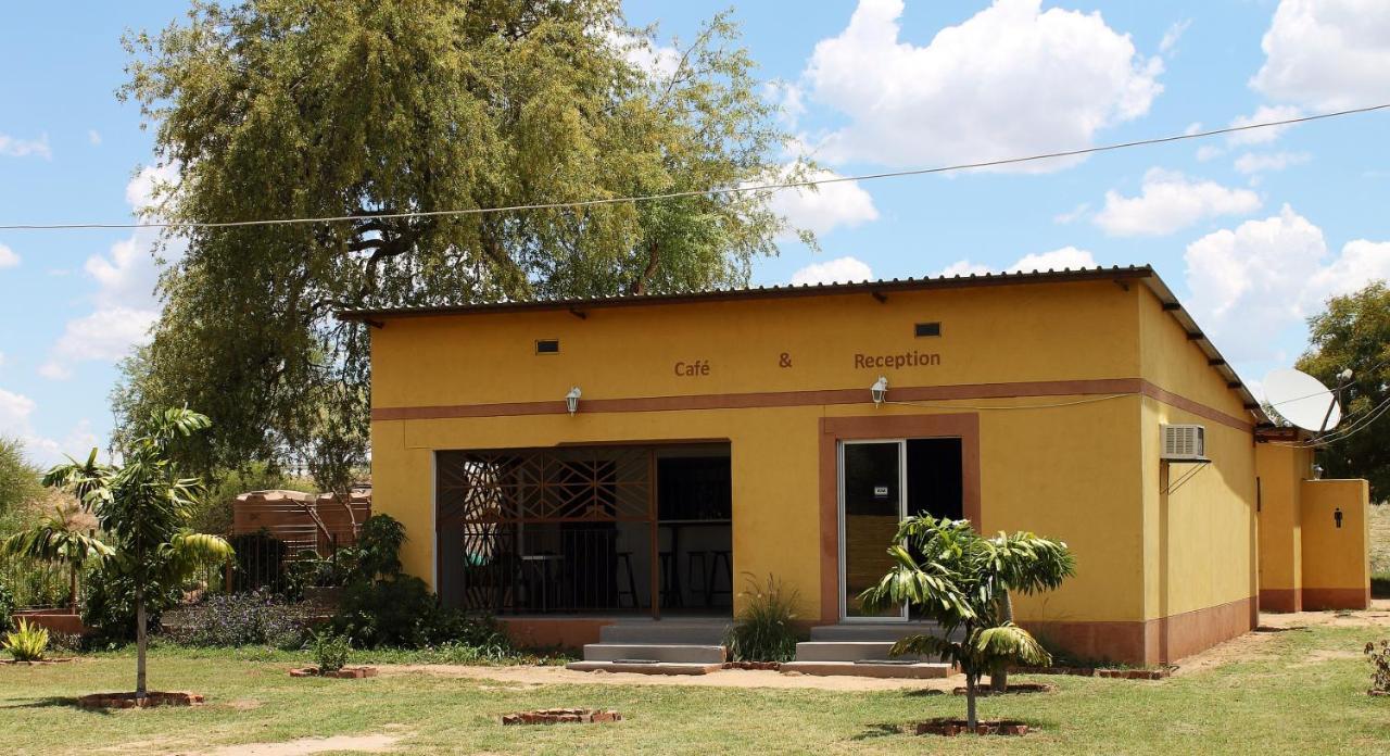 Divundu Guest House Exterior foto